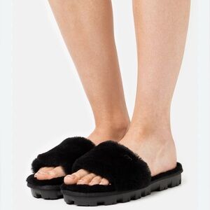 UGG Cozette Slipper Size 7 Black